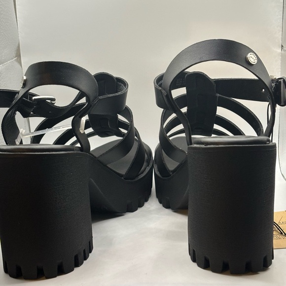 Madden NYC Sandals NWT - Picture 2 of 4